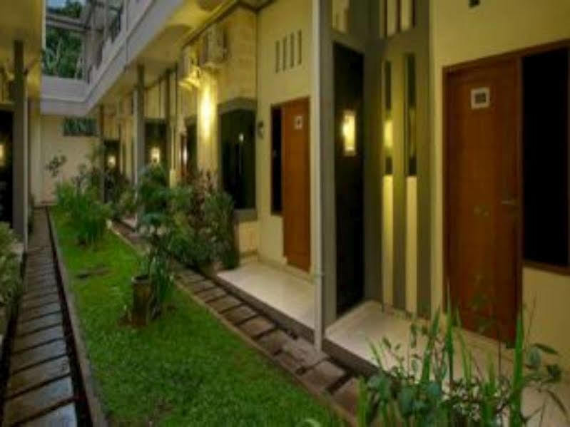 Super Oyo 91495 Hotel Indah Residence เดนปาซาร์ ภายนอก รูปภาพ