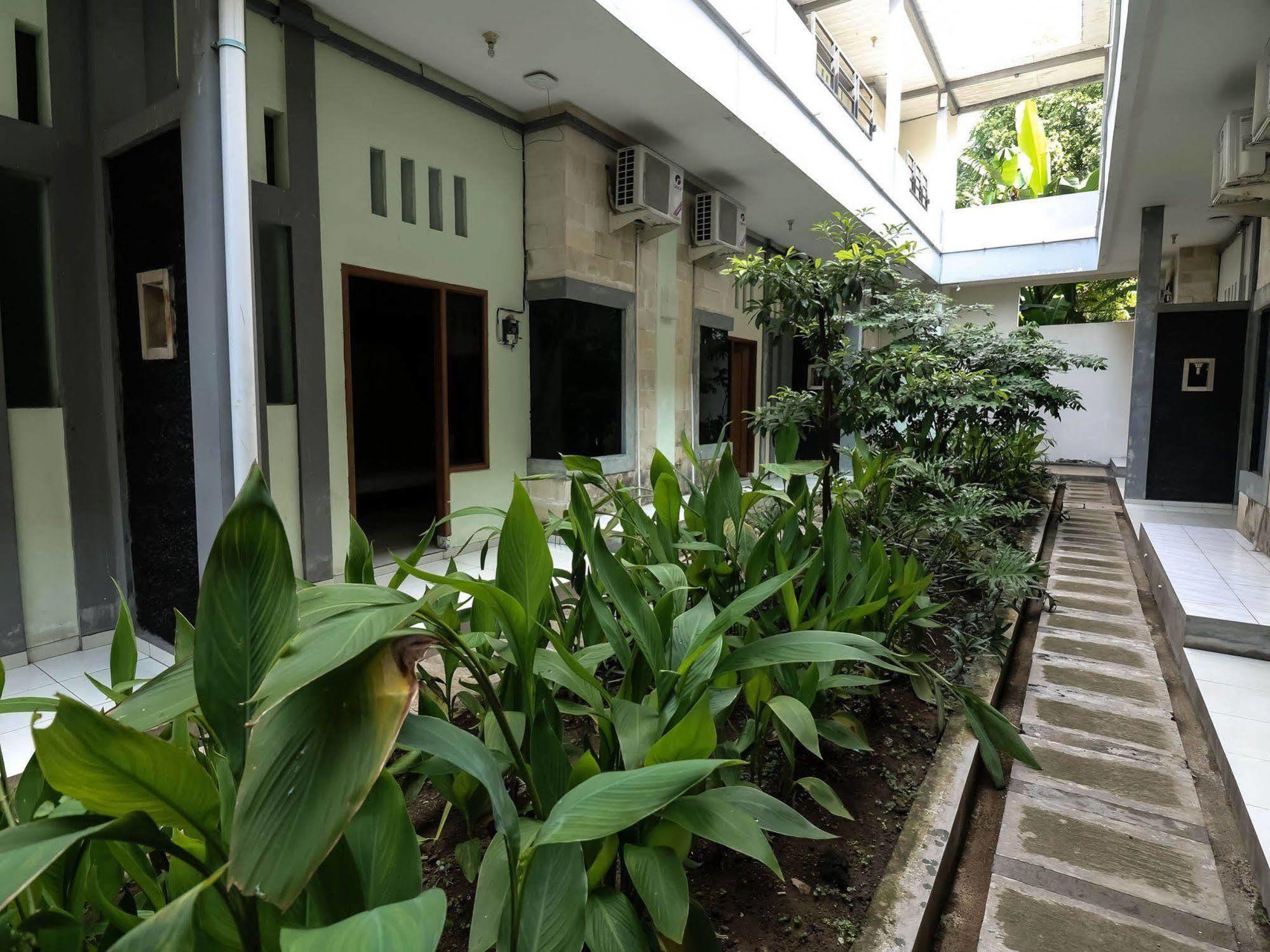 Super Oyo 91495 Hotel Indah Residence เดนปาซาร์ ภายนอก รูปภาพ